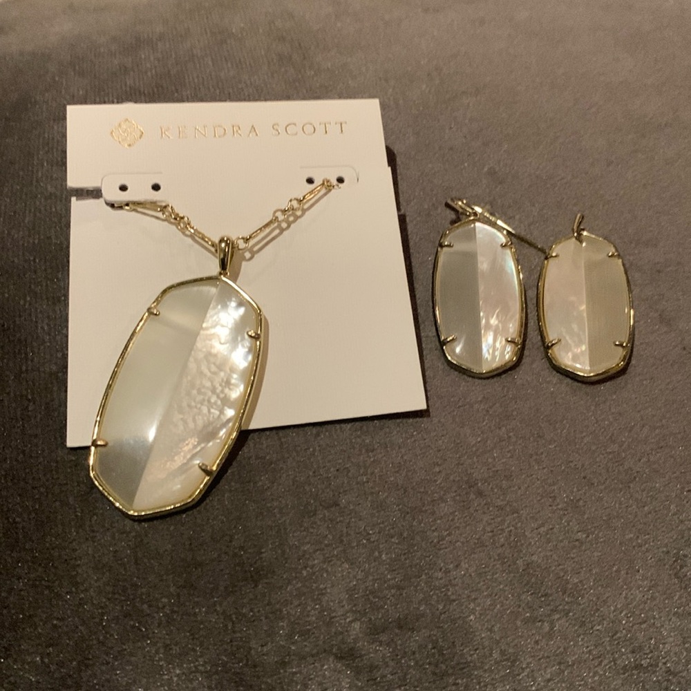 Kendra Scott pearl white necklace and earrings set.